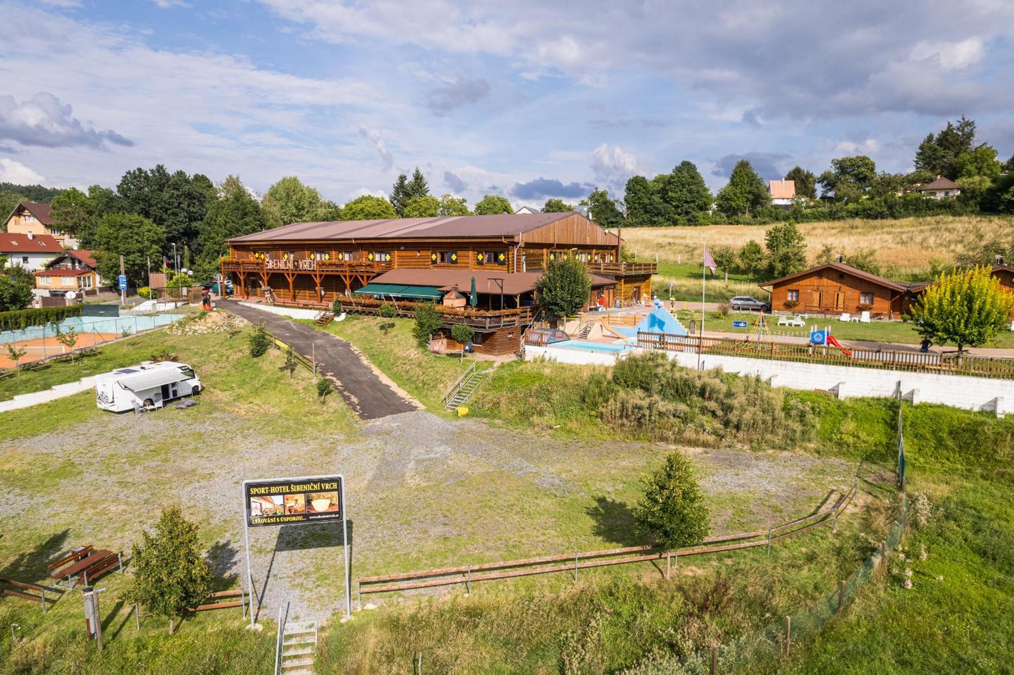 Sport-Hotel Sibenicni Vrch Mnichovice Dış mekan fotoğraf