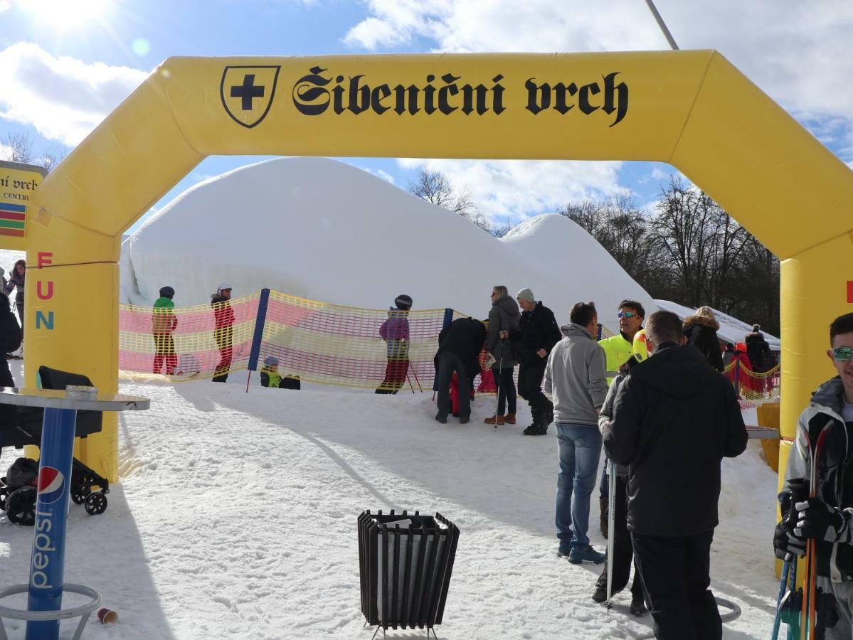 Sport-Hotel Sibenicni Vrch Mnichovice Dış mekan fotoğraf